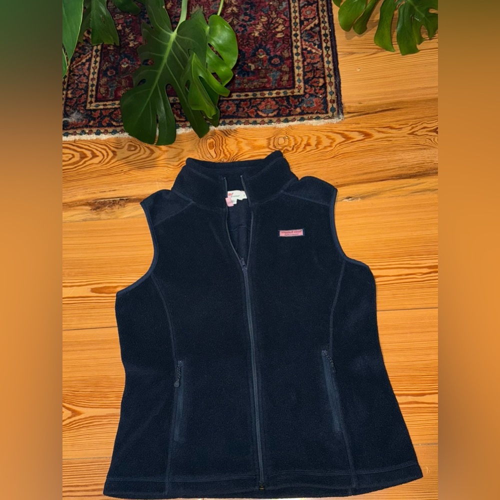 Like new! Vineyard Vines Women's Sweater Fleece Vest - Size small!